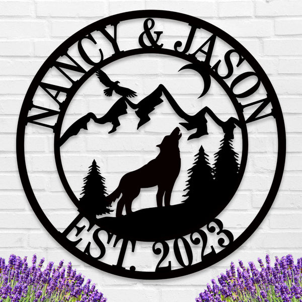 Custom howling wolf metal sign with forest, mountains, and personalized names – rustic family wall décor made from laser-cut steel