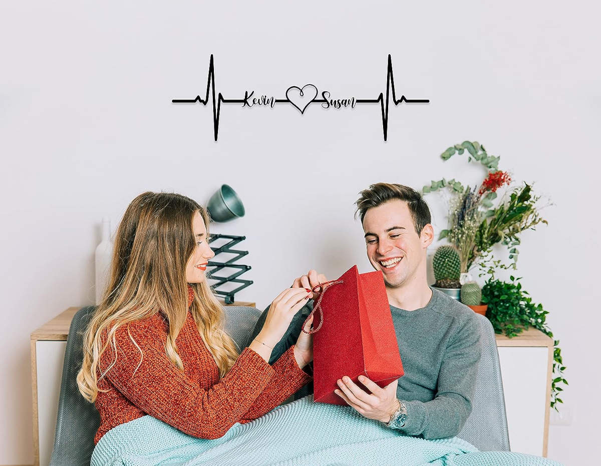 Custom metal heartbeat name sign with heart and personalized names, laser-cut steel wall decor for couples