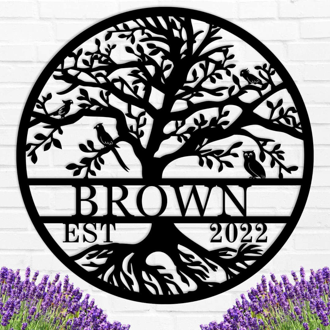 Custom metal family tree sign with birds, personalized with name and date Main image